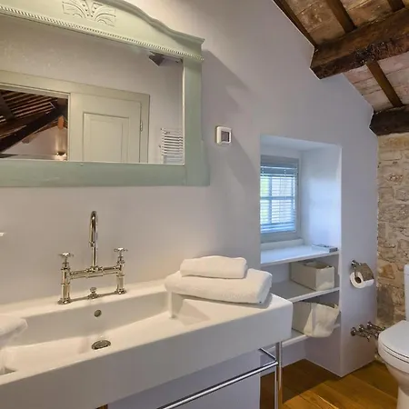 Castagno Ferienhaus Poreč